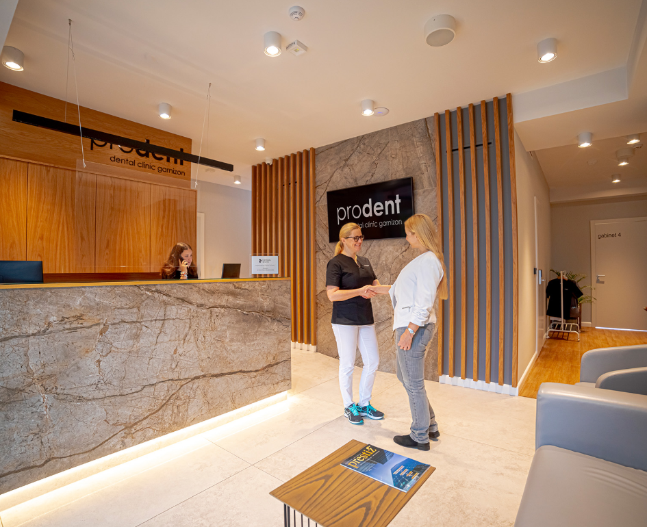 Personlig samtale før tannreise til Gdansk med trygg oppfølging fra Norge